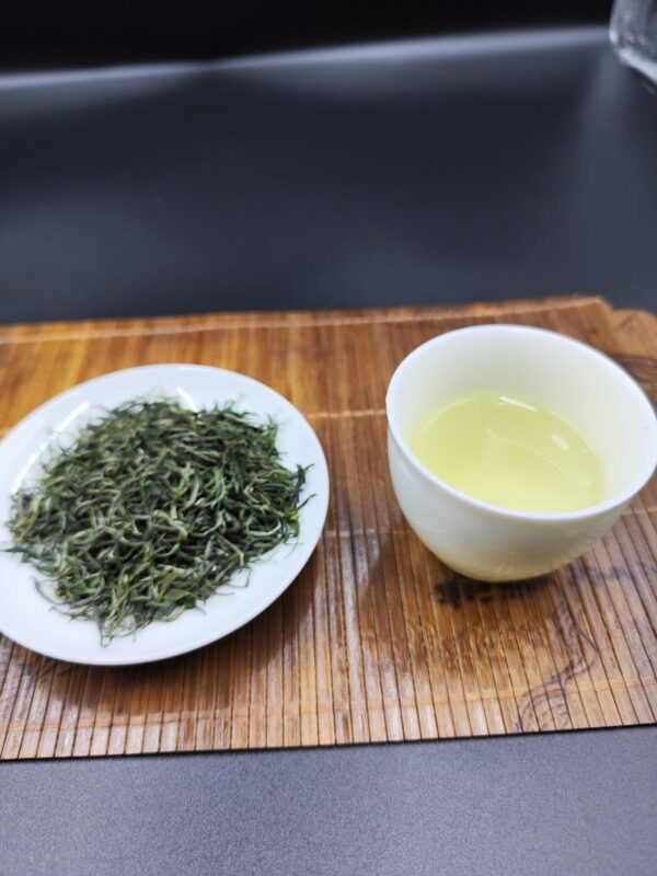 Xinyang Maojian Spring New Tea Fresh Bud Leaf Ecological Tea Garden Bulk - Image 9