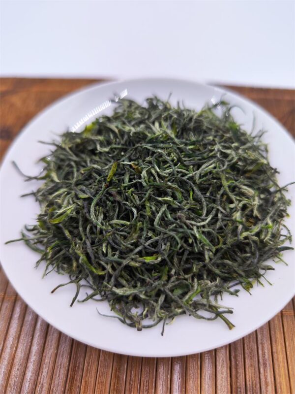 Xinyang Maojian Mingqian tea Tumen one bud and one leaf in bulk - Image 2